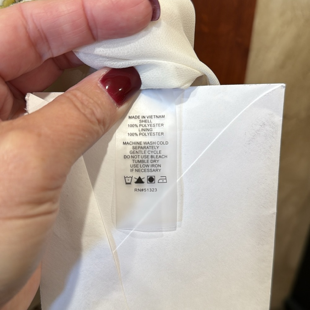 Vince Camuto blouse - Picture 8 of 8